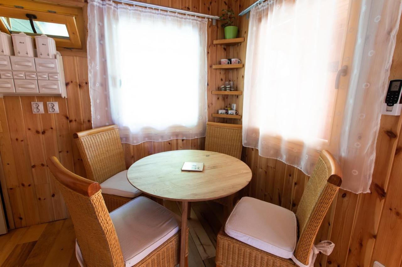 Barna Fahaz Apartment Tarnaszentmaria Екстериор снимка